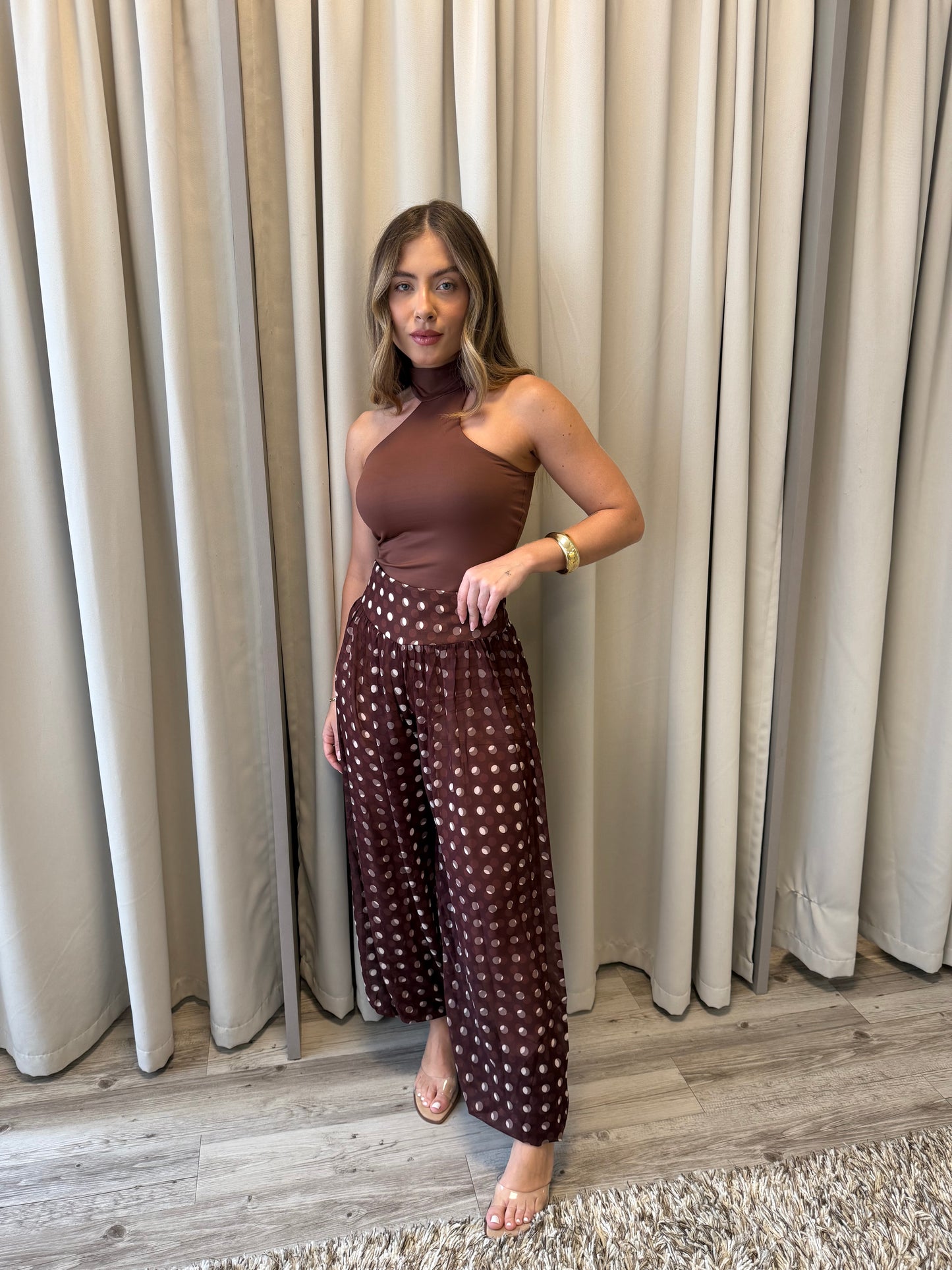 Calça Aladim marrom Poá