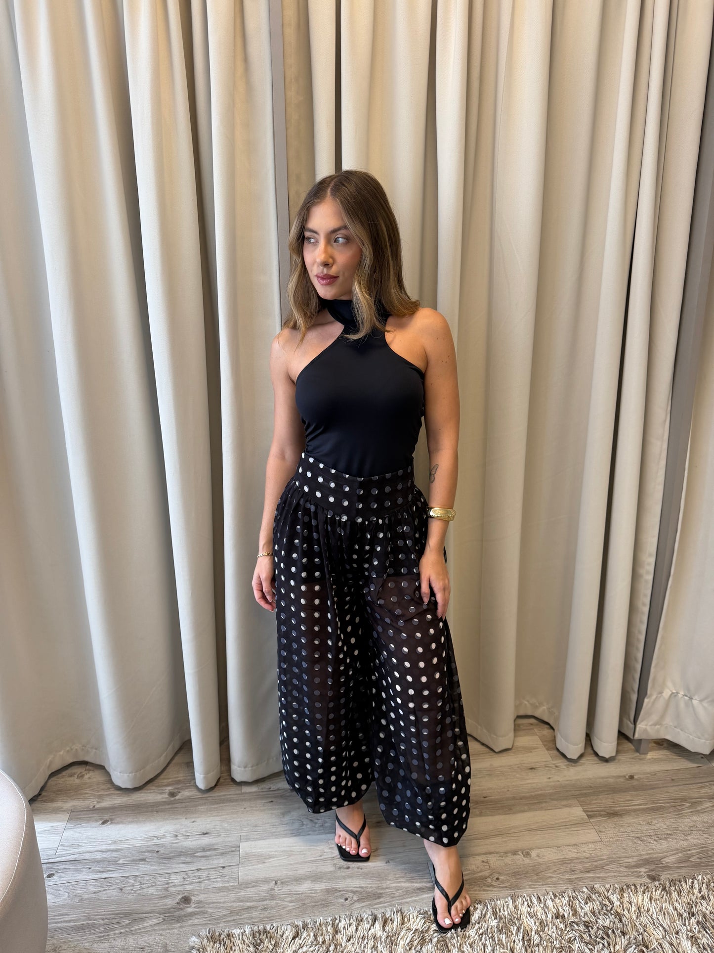 Calça Aladim preta poá